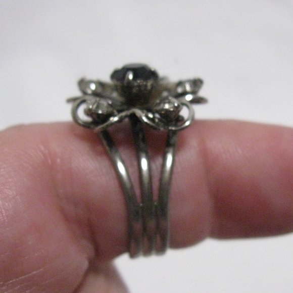 Vintage Victorian Goth Dark Romance Adjustable Spinning Rhinestone Flower Ring - Picture 1 of 7